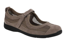 Load image into Gallery viewer, Traveler 02